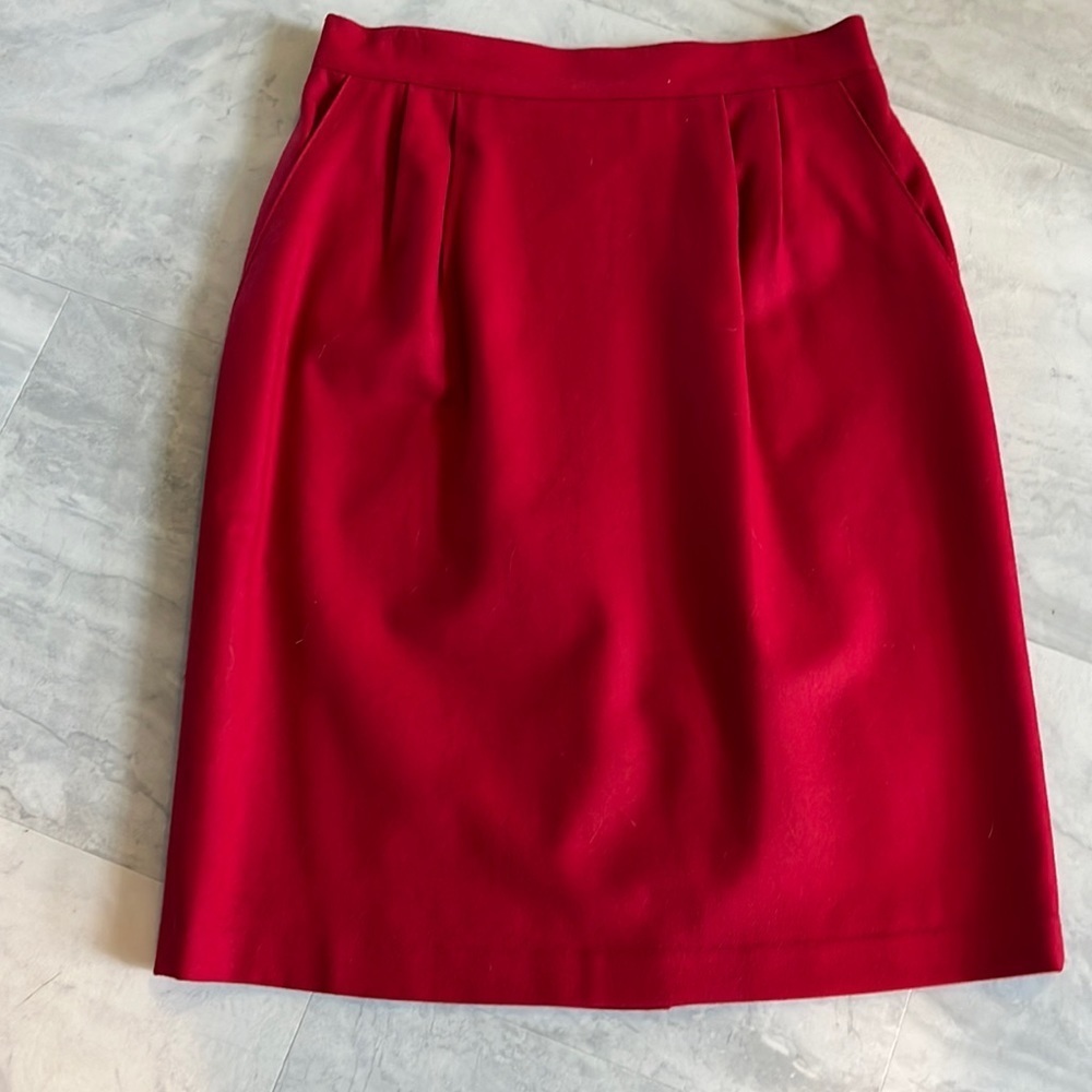 Sag Harbor wool skirt flag red solid pencil skirt  knee length 100% wool   Sz 8P